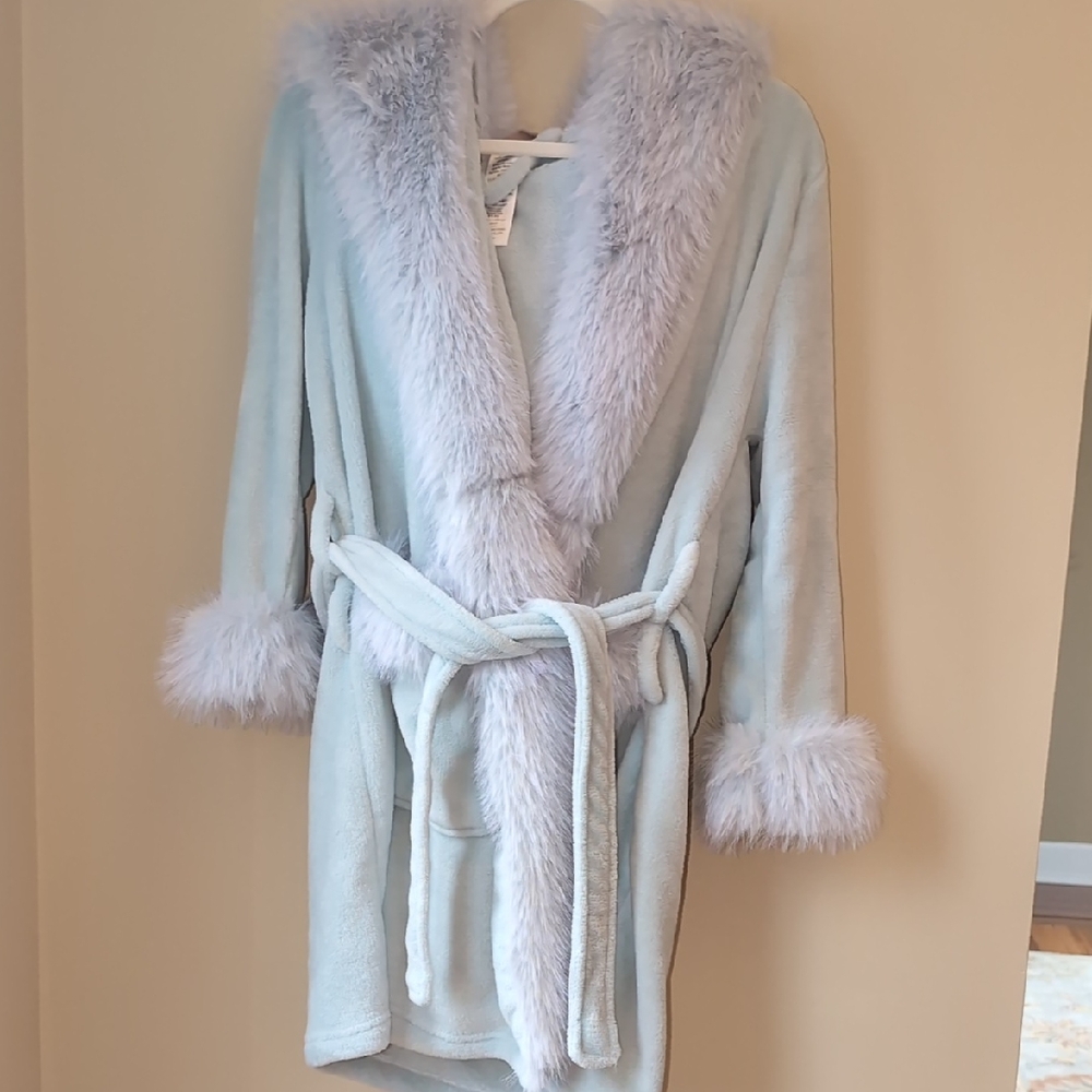 Pottery Barn Teen Light Blue Faux Fur Trim Robe